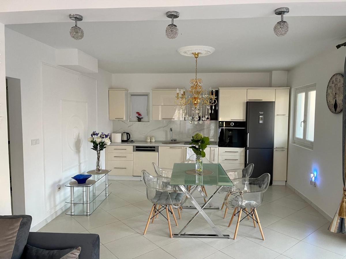 Apartmani Cirovic Luxury ヘルツェグ・ノヴィ エクステリア 写真