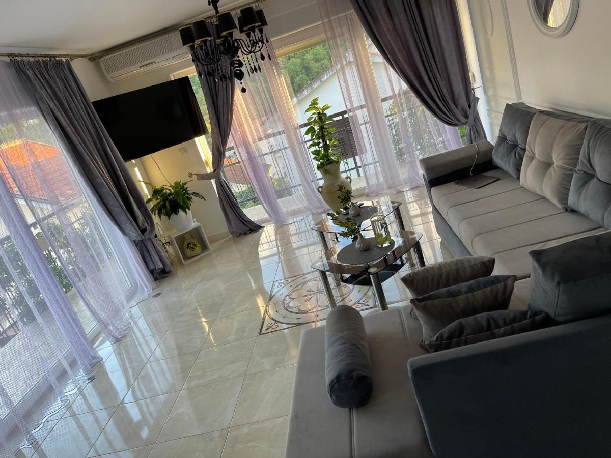 Apartmani Cirovic Luxury ヘルツェグ・ノヴィ エクステリア 写真