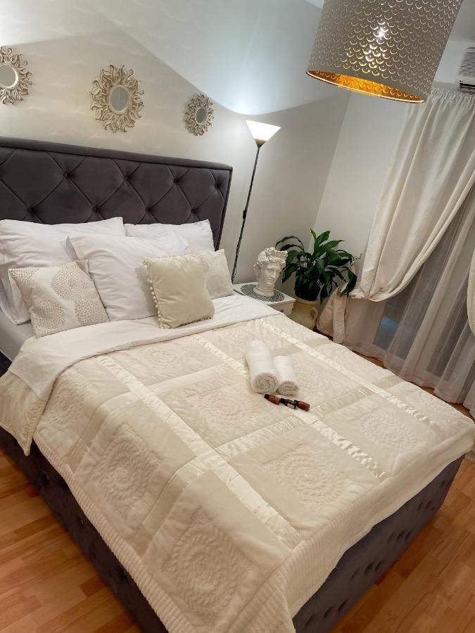 Apartmani Cirovic Luxury ヘルツェグ・ノヴィ エクステリア 写真