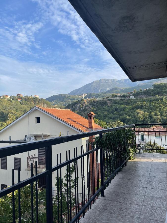 Apartmani Cirovic Luxury ヘルツェグ・ノヴィ エクステリア 写真